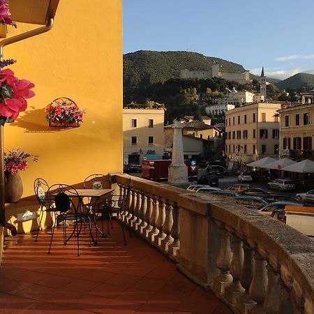 La Terrazza Apartment Spoleto Luaran gambar