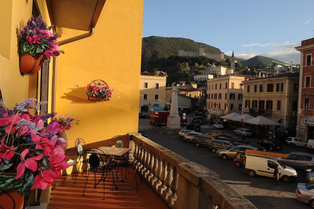 La Terrazza Apartment Spoleto Luaran gambar